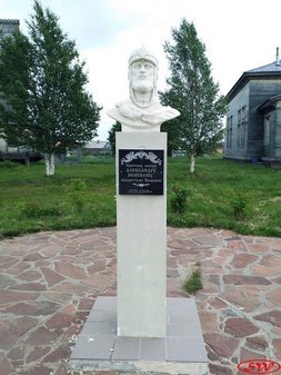 Памятник Александру Невскому в Варзуге