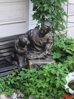 Памятник героям фильма «Собачье сердце»