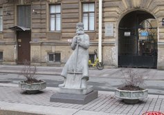 Дворник на пл. Островского