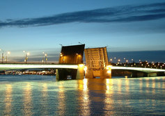 Мост Александра Невского в Санкт-Петербурге