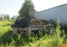 Склеп Митрофаньевского кладбища