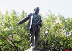 Памятник В.И. Ленину у Невского завода