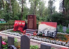 Братская могила зенитчиц на Киновеевском кладбище