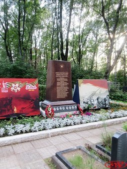 Братская могила зенитчиц на Киновеевском кладбище