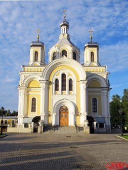Храм Троицы Живоначальной на Октябрьской набережной