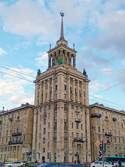 "Дом со шпилем" ("Генеральский дом")