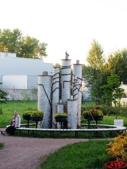 Композиция «Ткацкое ремесло» в саду Ткачей