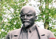 Памятник В.И. Ленину в Вытегре