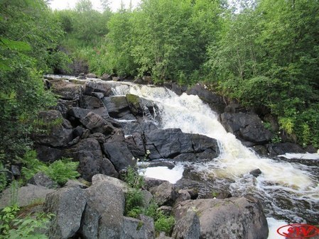Водопад на реке Вичка