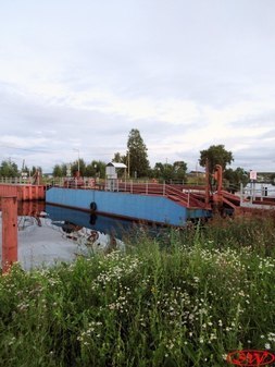 Понтонный мост через Онежский канал