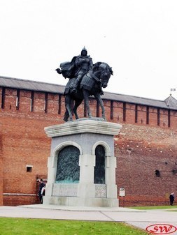 Памятник Дмитрию Донскому в Коломне