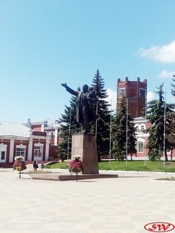 Памятник Ленину в Ельце