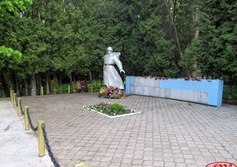 Памятник погибшим землякам в Мамонтовке