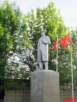 Памятник В.И. Ленину у вокзала в Пушкино