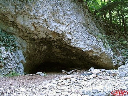 Грот Туар-хоба (нижний) в Большом каньоне