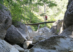Мостик в верховьях Учан-Су