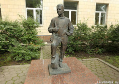 Памятник студенту МАДИ