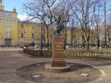 Бюст М.И. Глинки в Александровском саду