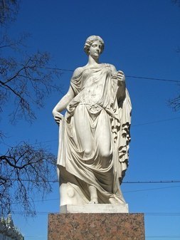 Флора Фарнезская в Александровском саду