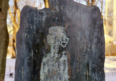 Памятник Анне Ахматовой во дворе Фонтанного дома