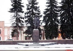 Памятник Ленину на площади Ленина