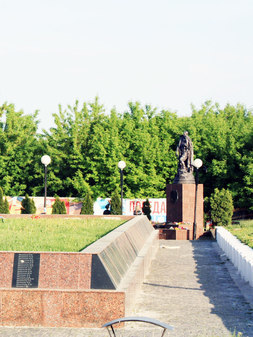 Мемориал воинской и боевой славы на Красной горе в Серпухове