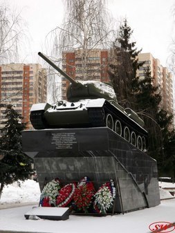 Памятник танк Т-34-85 в Чехове
