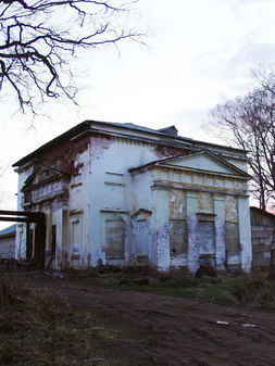 Бывшая церковь Покрова Пресвятой Богородицы в Шокше