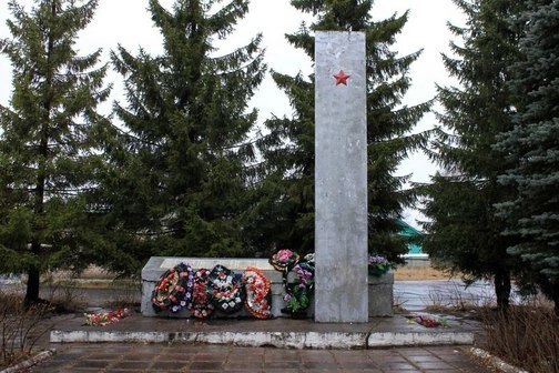 Памятник землякам в пос. Ефимовский