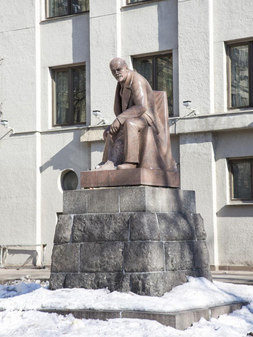 Памятник Ленину на Тверской площади