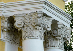 Угловая башня-библиотека в Троицкой пустыне