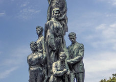 Памятник героям Краснодона в Санкт-Петербурге