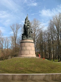 Памятник героям Краснодона в Санкт-Петербурге