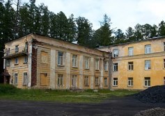 Бывшая богадельня в усадьбе Дружноселье