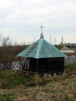 Родник и часовня Тихвинской иконы Божией Матери в Новом Луцке