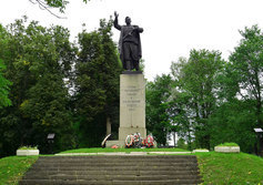 Памятник «Героям-партизанам» в Кингисеппе