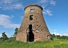 Руины мельницы в усадьбе Анненгоф
