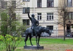 Памятник А.В. Суворову у Музея А.В. Суворова