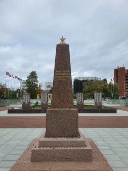Братская могила в Лигово