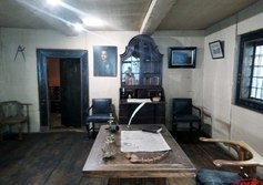 Домик Петра Первого на Петровской набережной