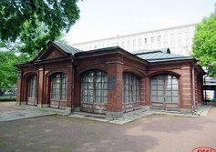 Домик Петра Первого на Петровской набережной