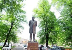 Памятник С. П. Боткину в Санкт-Петербурге