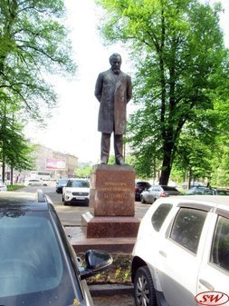 Памятник С. П. Боткину в Санкт-Петербурге