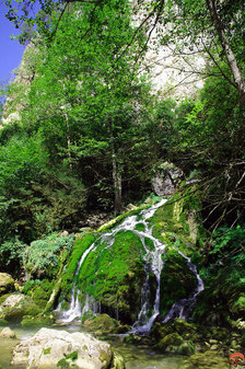 Пещера и водопад Исиченко