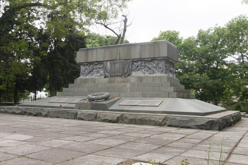 Памятник Матросам, старшинам и офицерам линкора «Новороссийск» 