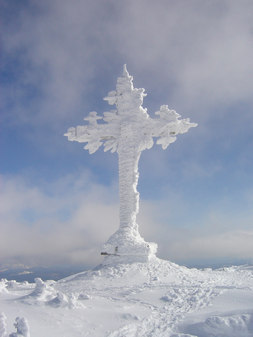 Поклонный крест на горе Курган