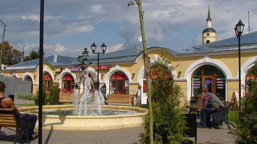Торговые ряды на центральной площади Боровска