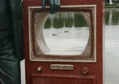 Памятник телевизору и его изобретателю, Владимиру Зворыкину