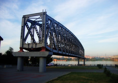 Памятник первому мосту через р. Обь