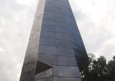 Памятник в честь 30 летия победы